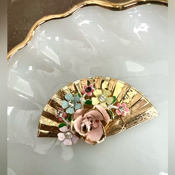 Vintage Enamel Painted Rhinestone Floral Fan Mid Century Brooch - Picture 1 of 5